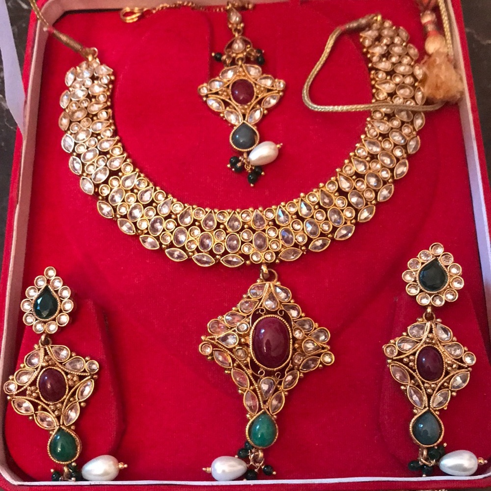 🎇🎇🎇 Host Pick 🎉🎉Kundan ruby necklace set NWOT - Picture 3 of 3